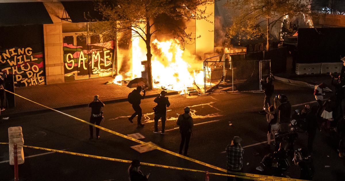 Incendies dans l'Oregon : la rumeur complotiste sur des pyromanes antifas  démentie par les autorités - Conspiracy Watch